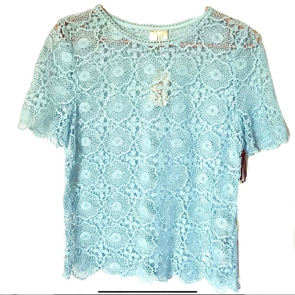 FOREVER 21  Knit Top.